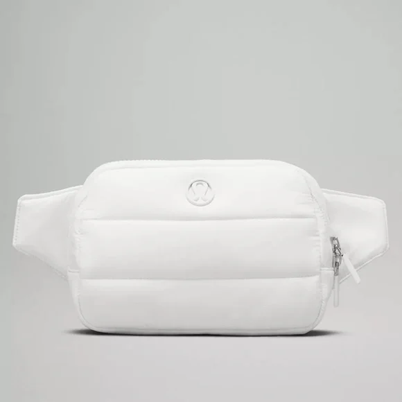 Lululemon Everywhere Belt Bag Large 2L Wunder Puff in White - Picture 1 of 10